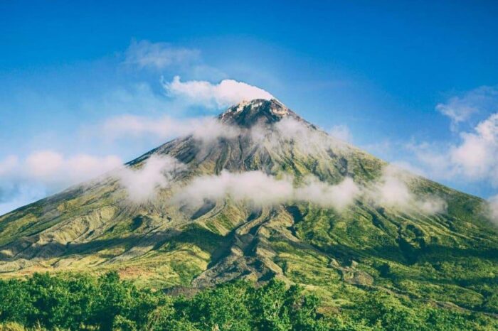 Cerita gunung angker di indonesia banyak gunung buat semedi