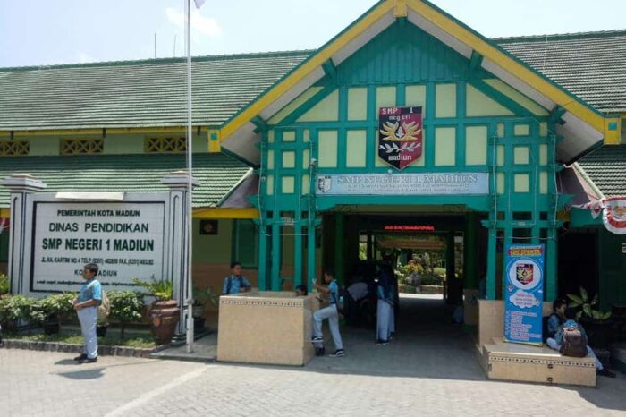 SMP 1 MADIUN YANG TERKENAL ANAK PINTAR - sekolah maju